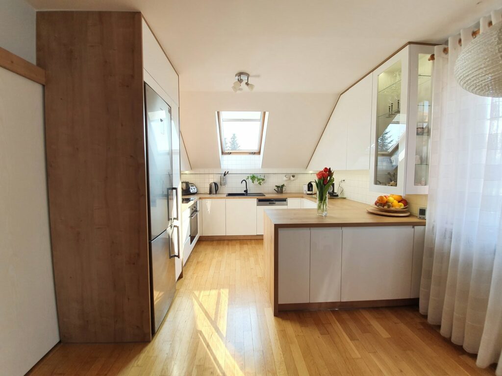 dachschraegenschrank nach mass marienberg