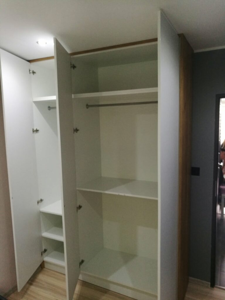 massgefertigter kleiderschrank brandenburg an der havel
