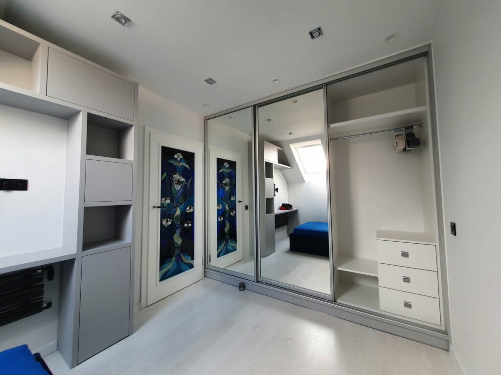 massgefertigter kleiderschrank luckau