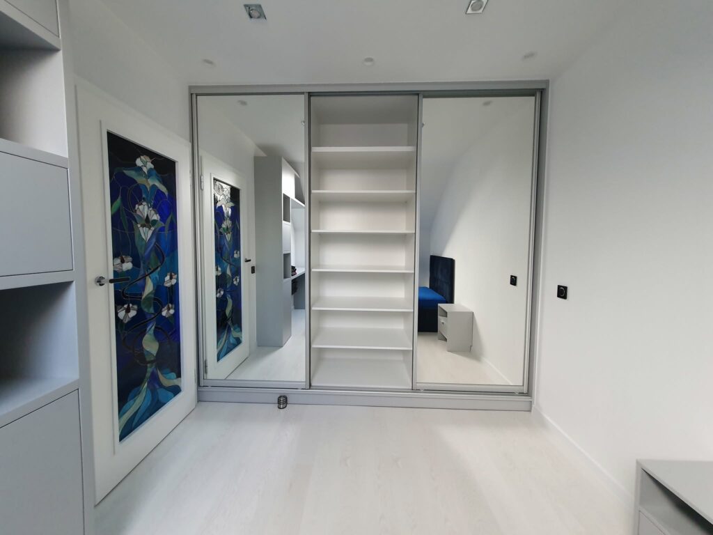 massgefertigter kleiderschrank zossen
