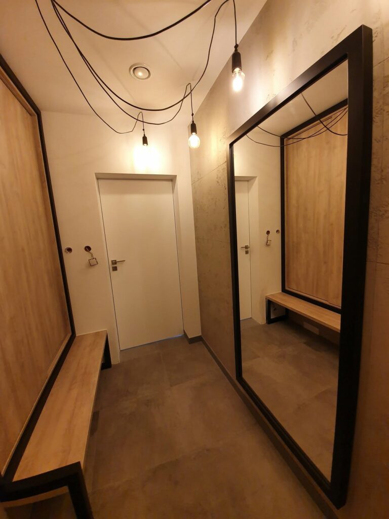 schrank nach mass mit spiegel borna