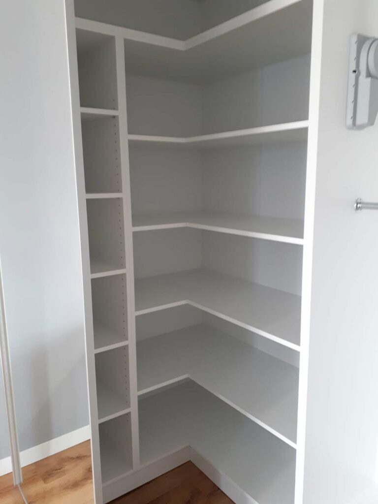 schrank nach mass mit spiegel herrnhut