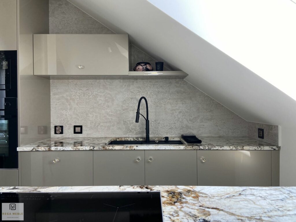 schrank unter der treppe moeckern