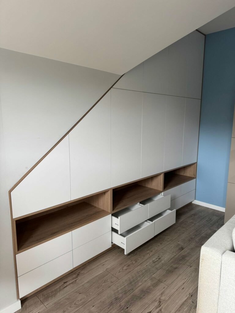 schrank unter der treppe tangerhuette