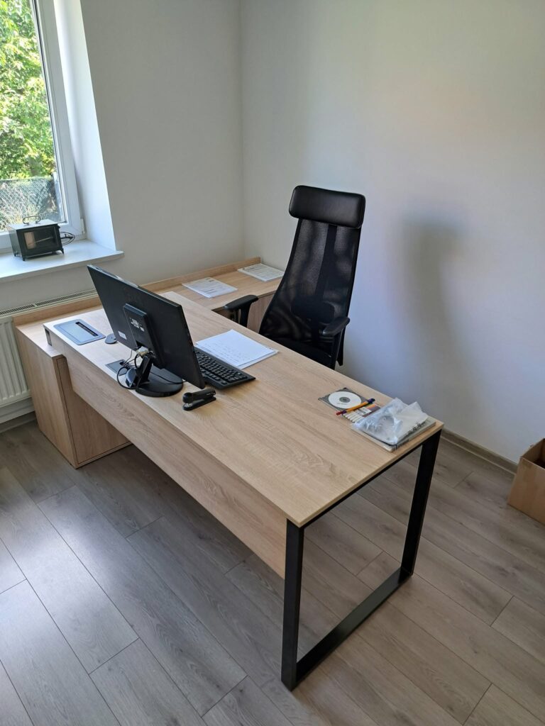 schreibtisch nach mass neustadt in sachsen